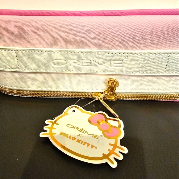 Le Creme X Hello Kitty Makeup bag - Picture 3 of 4
